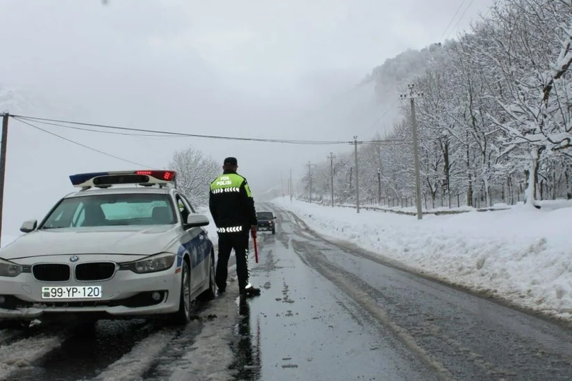 Yol polisi  yollarda sürüşmə ehtimalının artması ilə bağlı xəbərdarlıq edib