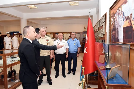 Milli Müdafiə Universitetinin rektoru Türkiyədə təhsil alan azərbaycanlı kursantlarla görüşüb