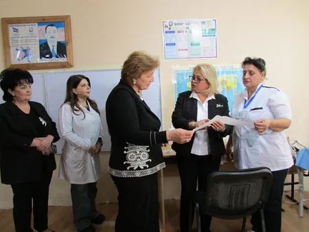 Qərbi Azərbaycandan deportasiya olunmuş qaçqınların tibbi müayinələri təşkil edilib