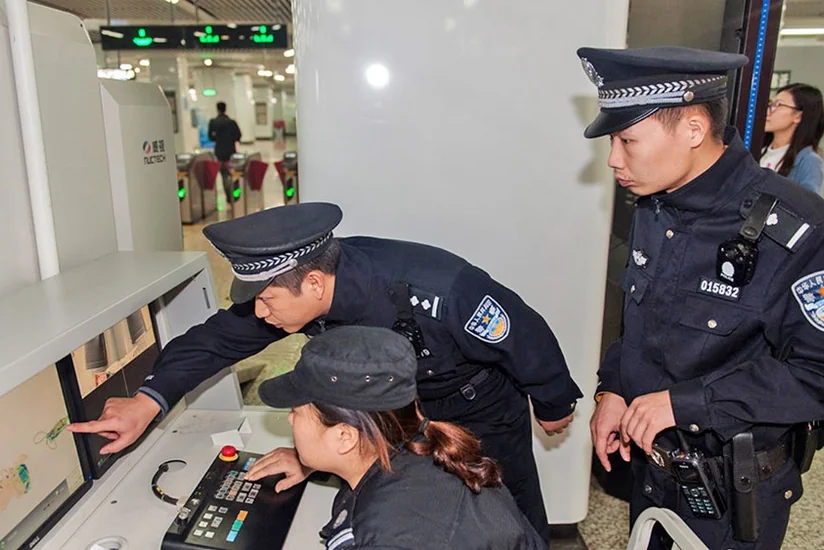 В Шанхае задержан 83 человека по делу об организации незаконных аукционов по продаже антиквариата