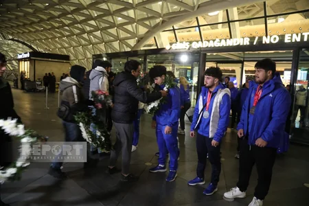 Avropa birinciliyində uğurla çıxış etmiş Azərbaycan ağırlıqqaldıranları Vətənə qayıdıblar