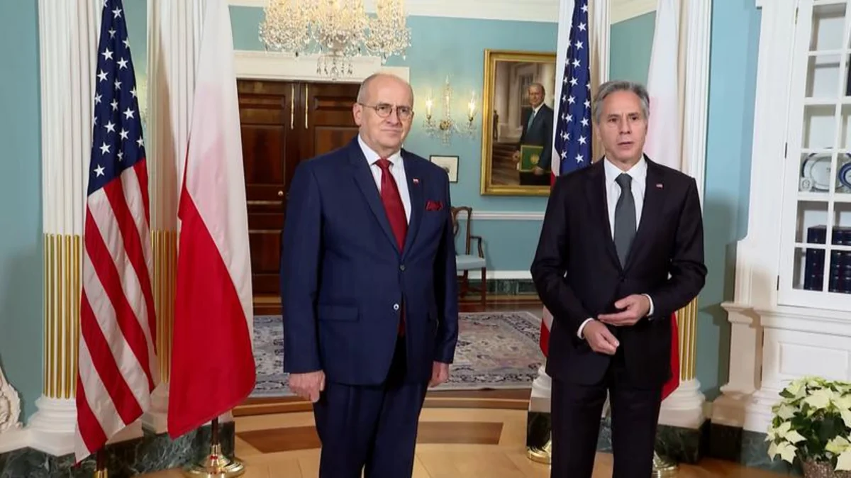 Polish FM, US secretary of state mull strengthening of NATO eastern flank