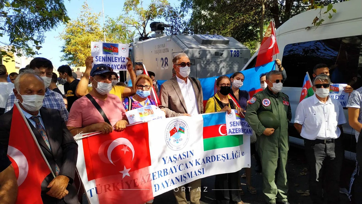 В Стамбуле проходит акция в поддержку Азербайджанской армии