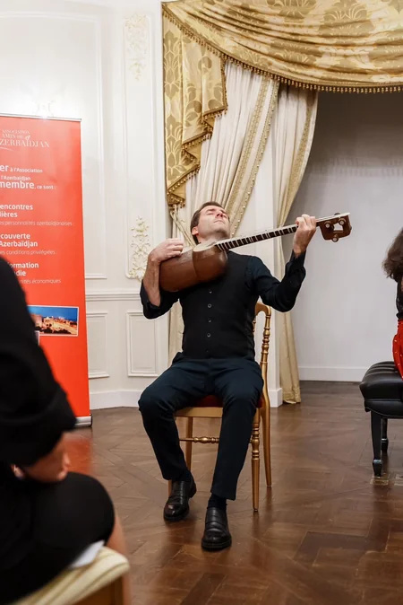 Parisdə Ümummilli Lider Heydər Əliyevə həsr edilmiş konsert keçirilib