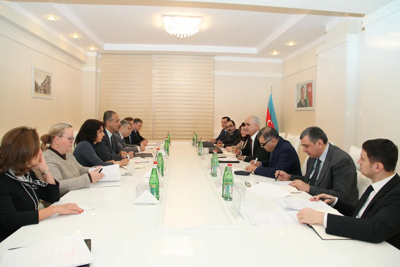 ​İqtisadiyyat Nazirliyində BVF missiyası ilə görüş keçirilib
