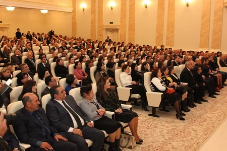 Sumqayıt teatrı yeni mövsümü əsaslı təmirdən çıxan binada açıb