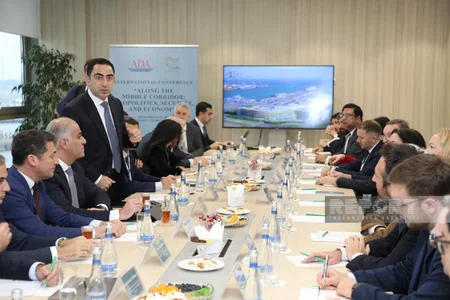 Azərbaycanın qlobal nəqliyyat şəbəkəsində tutduğu strateji mövqe təqdim edilib