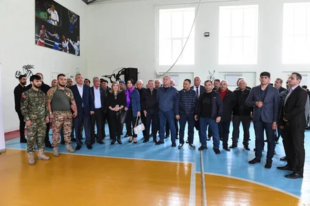 Məcburi köçkün məktəblilər arasında Ulu Öndərin 100 illiyinə həsr olunmuş turnir keçirilib