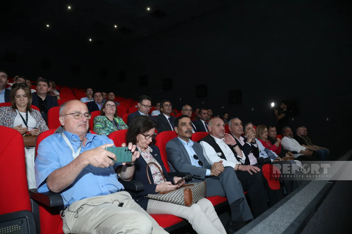 Аккредитованные в Азербайджане дипломаты посетили Лачынский киноклуб