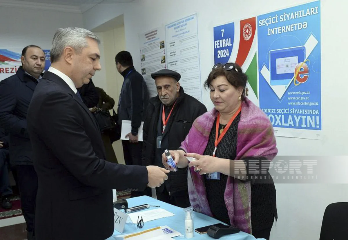 Presidential administration chief votes in elections