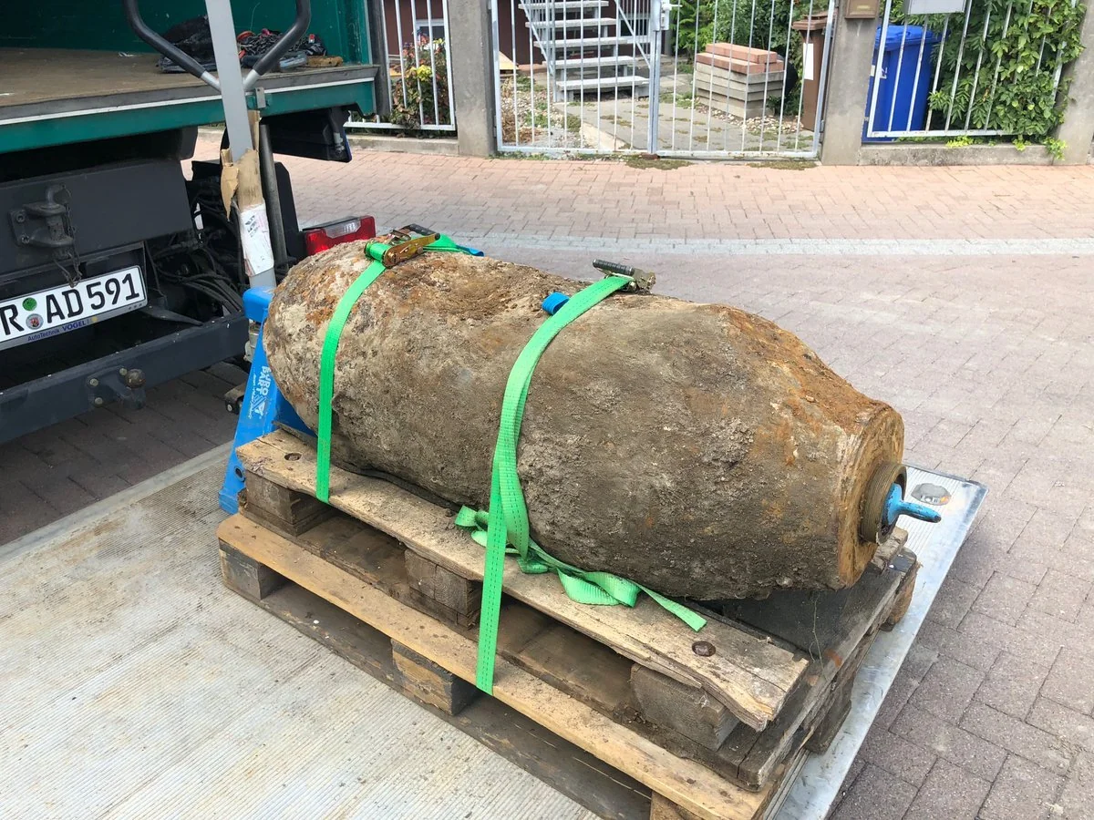 Almaniyada bombanın zərərsizləşdirilməsi üçün 20 minə yaxın insan təxliyyə edilib
