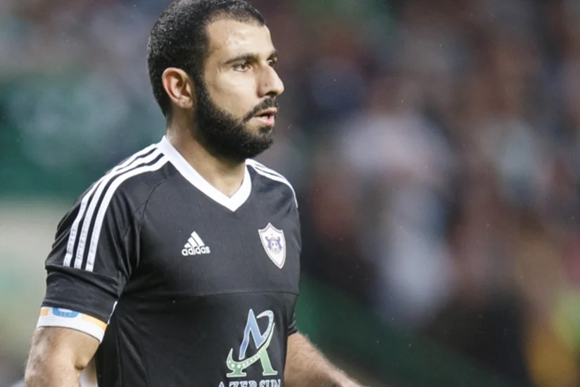 Qarabağın kapitanı Rəşad Sadıqovla azarkeşlər arasında insident olub
