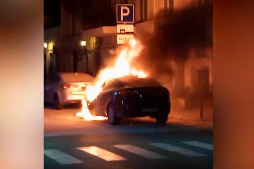 Bakıda “KİA” avtomobili yanıb