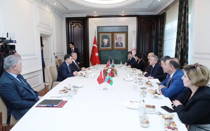Ankara valisinə Şuşanın turizm potensialı və inkişafı barədə məlumat verilib