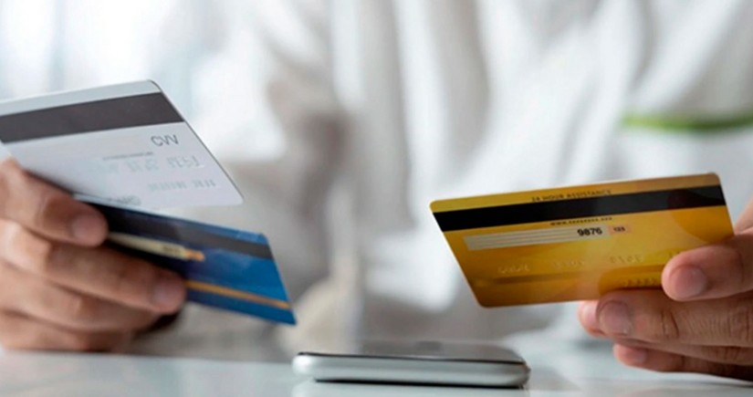 Həftəsonu vətəndaşların bank kartlarından 5 min manatdan çox pul oğurlanıb