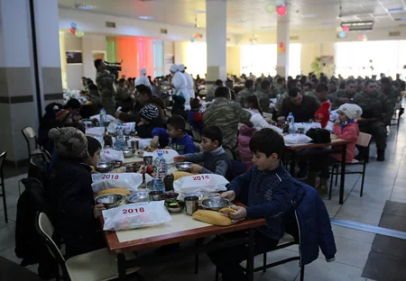 Müdafiə naziri “Açıq qapı” günündə Qusar rayonunda olub