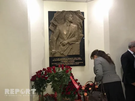 Azərbaycanın Rusiyadakı səfirliyində ulu öndər Heydər Əliyevin xatirəsi anılıb - FOTO