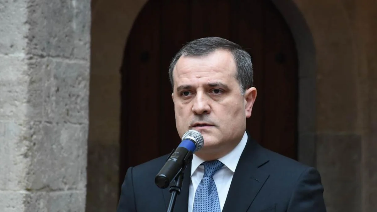 Ceyhun Bayramov Fransaya gedib