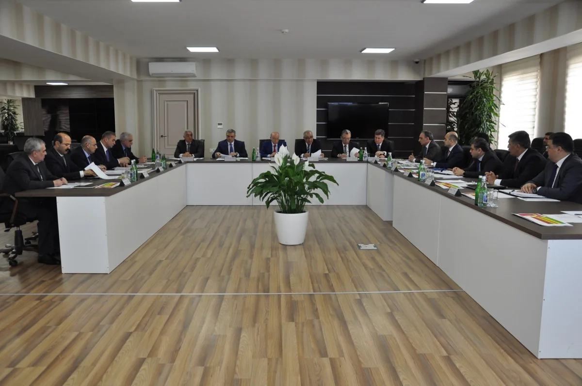 Çoxmənzilli binaların istismarına icazə verilməsinə həsr olunan müşavirə keçirilib