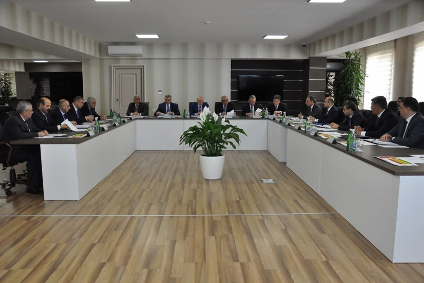 Çoxmənzilli binaların istismarına icazə verilməsinə həsr olunan müşavirə keçirilib