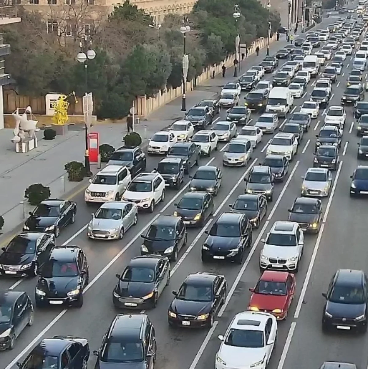 Bakıda tıxac olan yollar açıqlanıb – SİYAHI