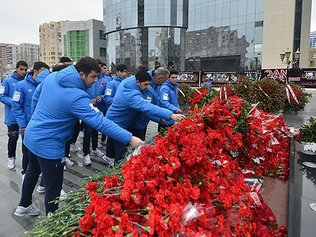​Представители АФФА и члены сборной Азербайджана почтили память жертв Ходжалинского геноцида