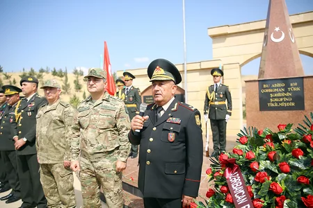 Acıdərə Türk şəhidliyinə yürüş keçirilib