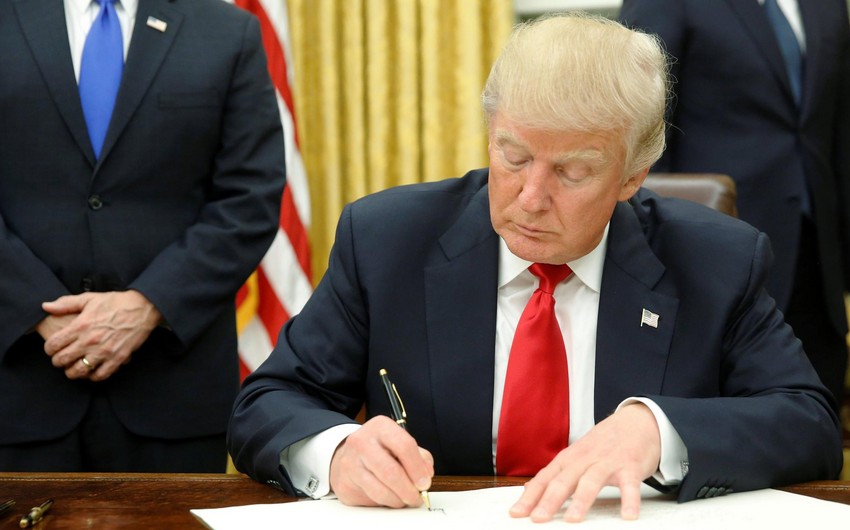 Trump extends ban on Russian ships in US ports for another year 