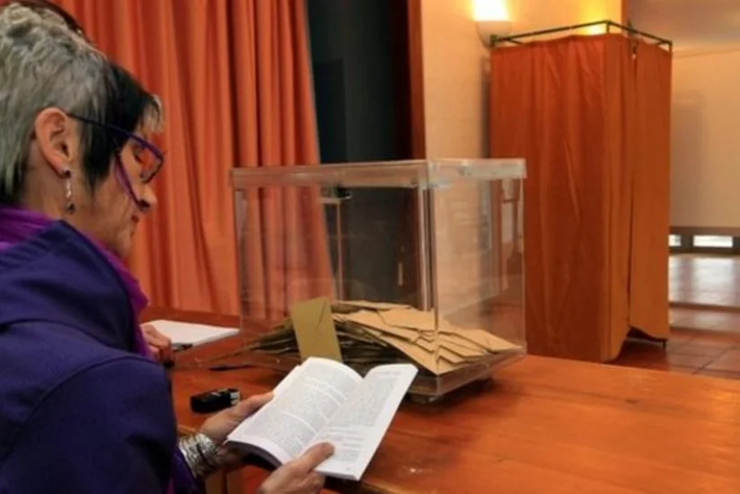 Fransada keçirilən yerli seçkilərdə Sarkozinin partiyası qalib gəlir