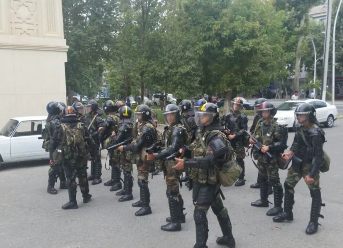 ​DİN: Mingəçevirdə 4 polis yaralanıb, 21 nəfər saxlanılıb