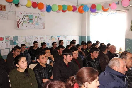 Gürcüstanda azərbaycanlı abituriyentlər ali məktəbə qəbul proqramı haqqında məlumatlandırılıb