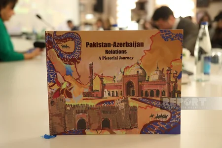 Azərbaycan-Pakistan əlaqələrinin 30 illiyinə həsr edilən kitabın təqdimatı olub