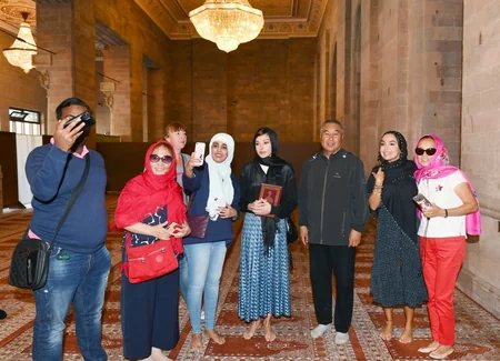 Mehriban Əliyeva Şamaxı Cümə məscidində olub - YENİLƏNİB