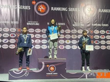 Azərbaycanın qadın güləşçiləri Qazaxıstan kubokunda 4 medal qazanıb