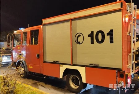 Bakıda minik avtomobili yanıb - FOTO - VİDEO - YENİLƏNİB