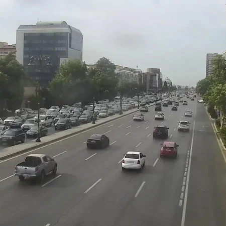 Bakının bir sıra yollarında tıxac yaranıb