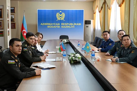 Azərbaycan və Qazaxıstanın hərbi mütəxəssisləri arasında görüşlər keçirilib
