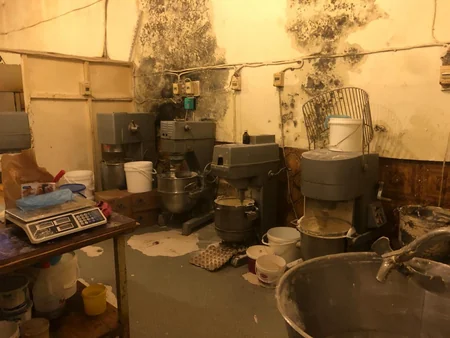 Bakıda antisanitar vəziyyətdə olan daha bir un məmulatları sexi aşkarlanıb