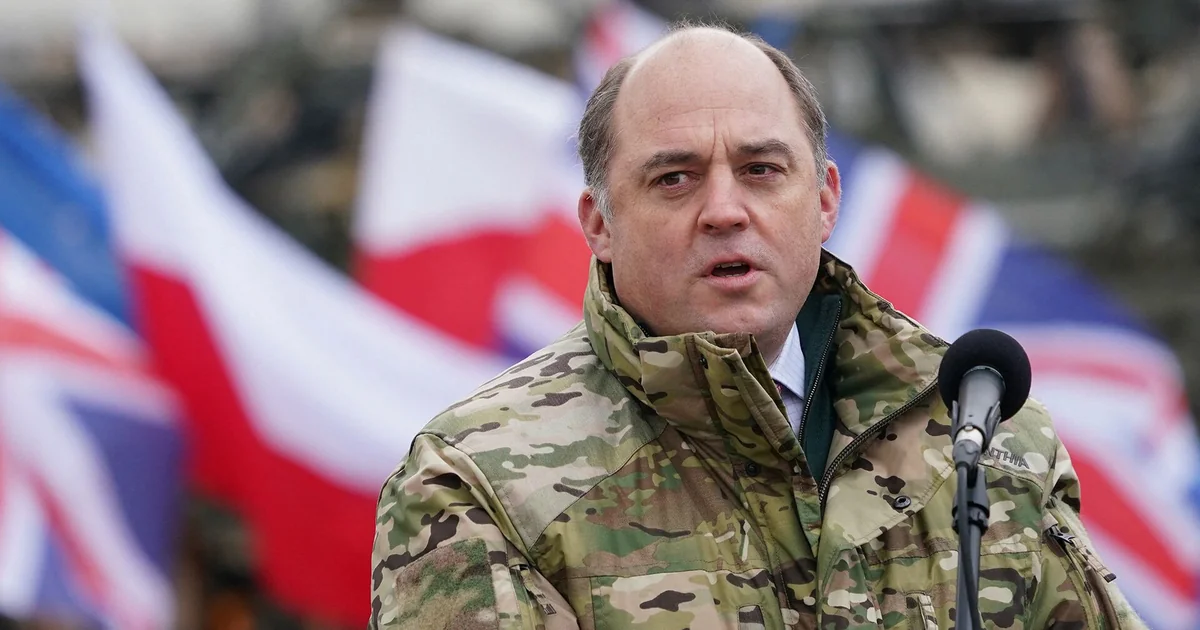 Britaniyanın müdafiə naziri hərbi xərclərin artırılmasına çağırıb