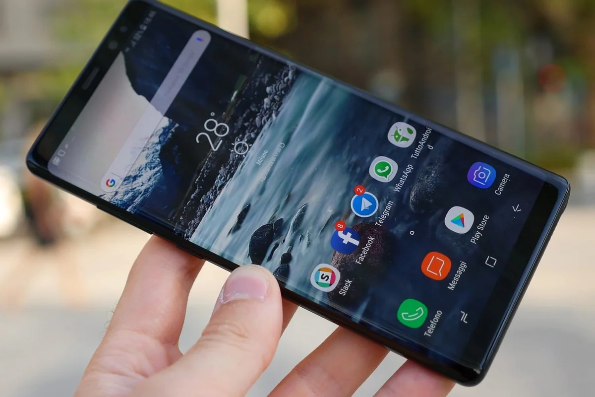 Пользователи Android-смартфонов пожаловались на массовый сбой