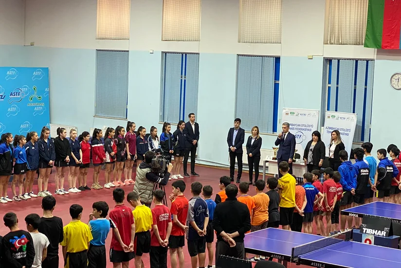 Stolüstü tennisçilər arasında ölkə kubokuna start verilib