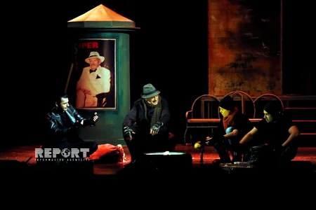 Xalq artisti Hacı Murad Yagizarov Rus Dram Teatrında tamaşaçılarla görüşüb