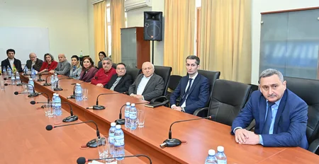 Rəssamlıq Akademiyasının rektoru kollektivə təqdim olunub