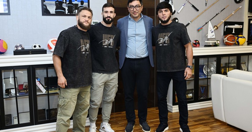 Fərid Qayıbov UFC gecəsində döyüşəcək Azərbaycan idmançıları ilə görüşüb