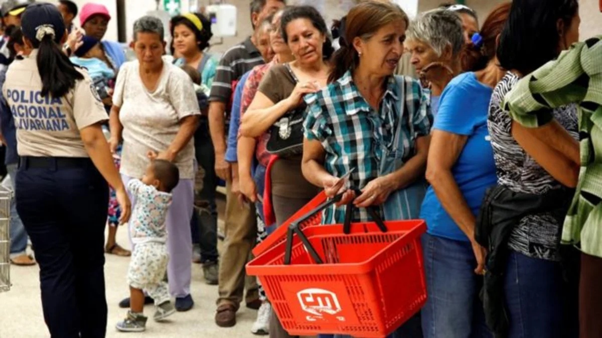 Venezuelan army takes control of food and medicine distribution