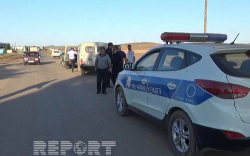 Yevlaxda yanacaqdaşıyan maşın aşıb, 2 nəfər xəsarət alıb