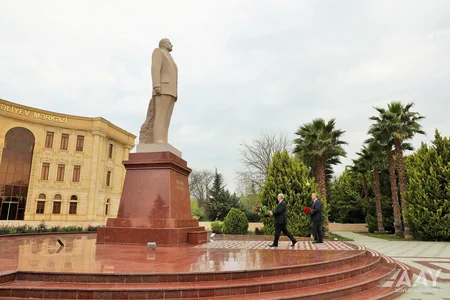 Saleh Məmmədov Salyan rayonunda vətəndaşları qəbul edib