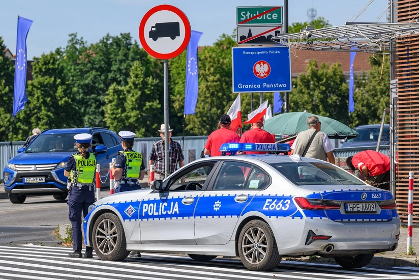 Poland imposes checks on German and Lithuanian borders amid migration fears