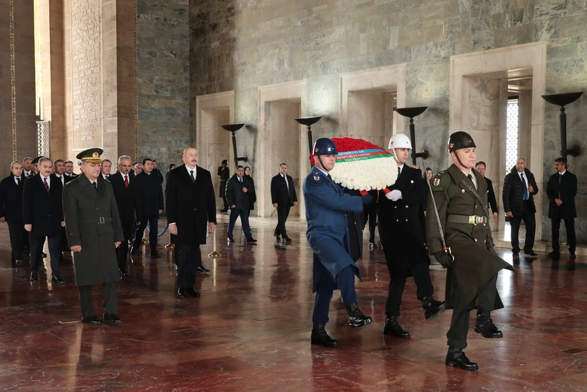 İlham Əliyev Ankarada Anıtqəbiri ziyarət edib - YENİLƏNİB