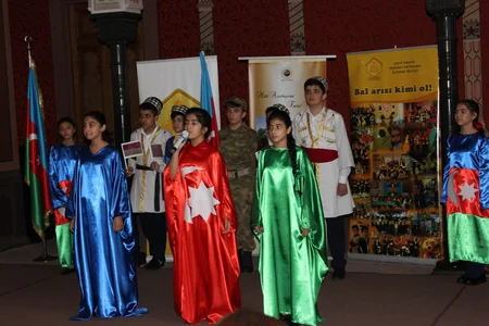 Состоялось мероприятие по случаю 100-летия государственного флага Азербайджана